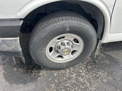 2024 Chevrolet Express Passenger 2500 2500 Regular Wheelbase Rear-Wheel Drive 1LT