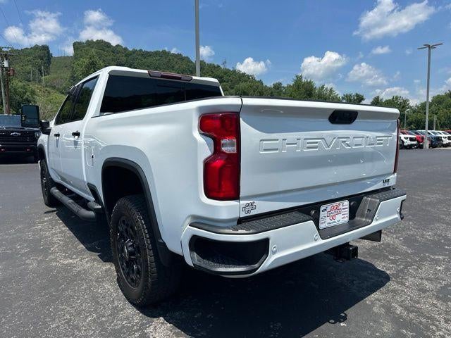 2022 Chevrolet Silverado 2500 HD Crew Cab Standard Box 4-Wheel Drive LTZ