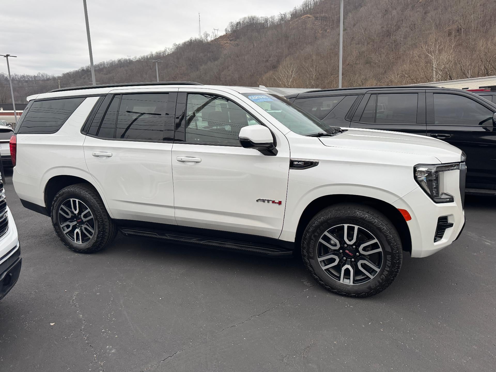 2024 GMC Yukon 4WD 4dr AT4
