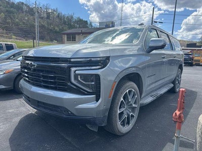 2025 Chevrolet Suburban 4WD RST