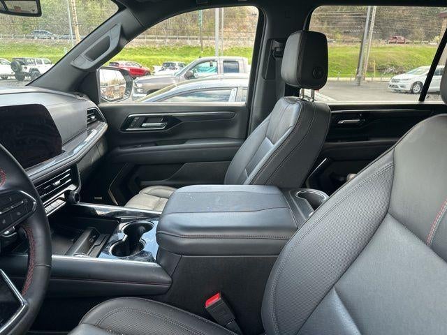 2025 Chevrolet Suburban 4WD RST