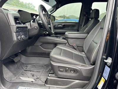 2025 Chevrolet Suburban 4WD Premier