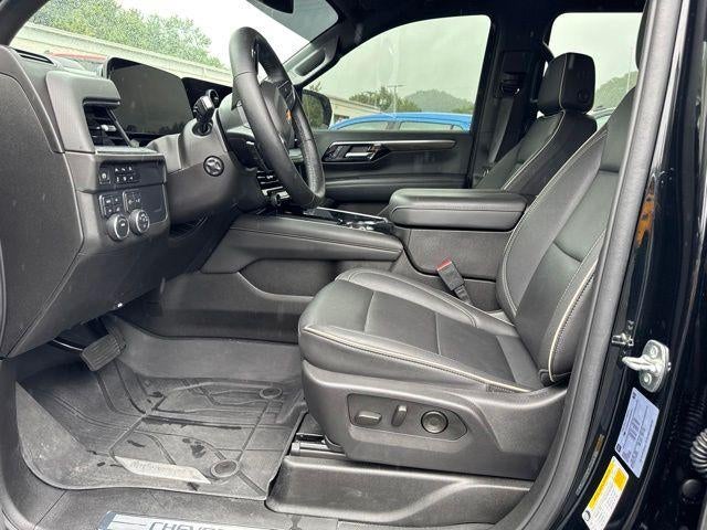2025 Chevrolet Suburban 4WD Premier