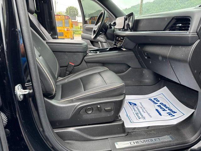 2025 Chevrolet Suburban 4WD Premier
