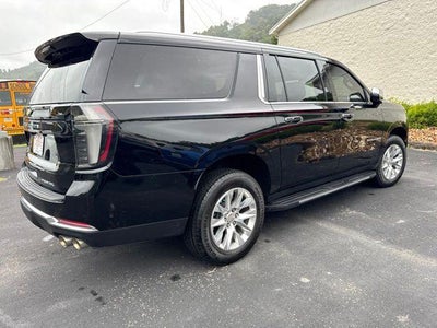 2025 Chevrolet Suburban 4WD Premier