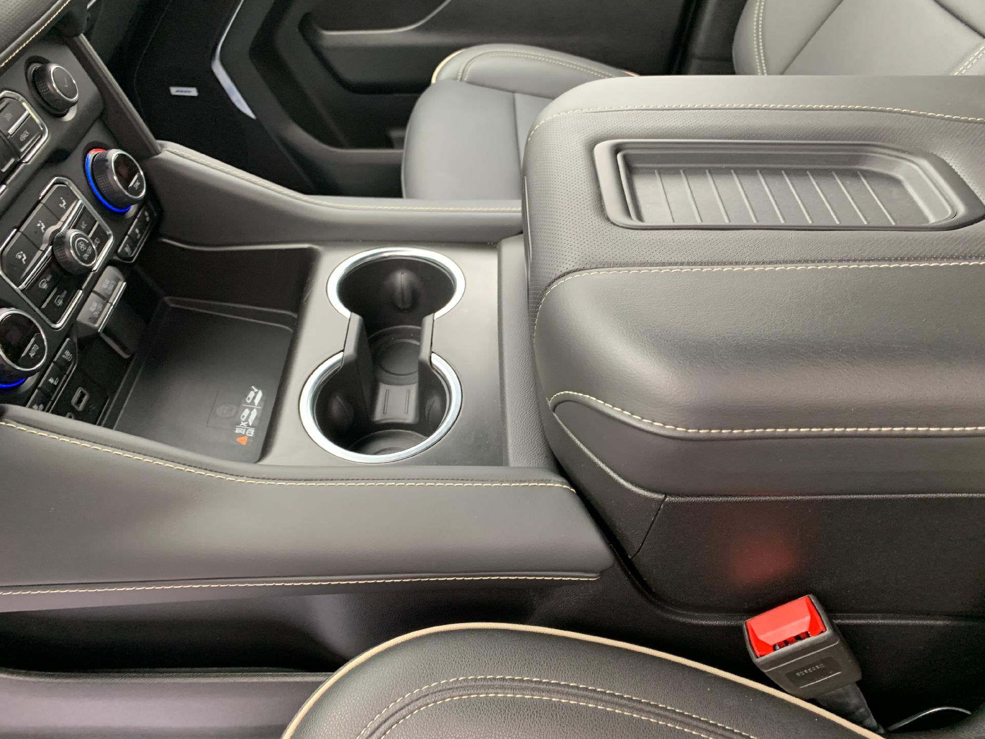 2024 Chevrolet Suburban 4WD Premier