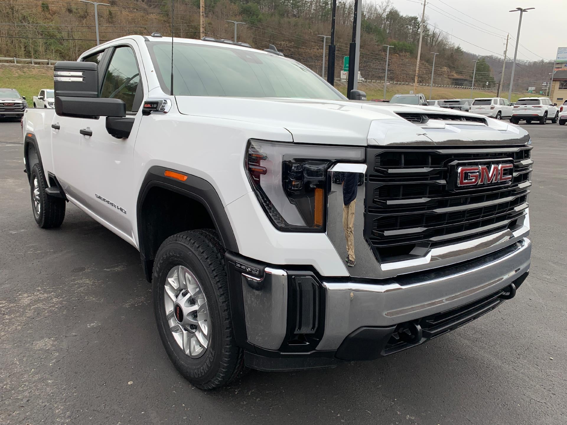 2026 GMC Sierra 2500 HD Pro Crew Cab 4x4