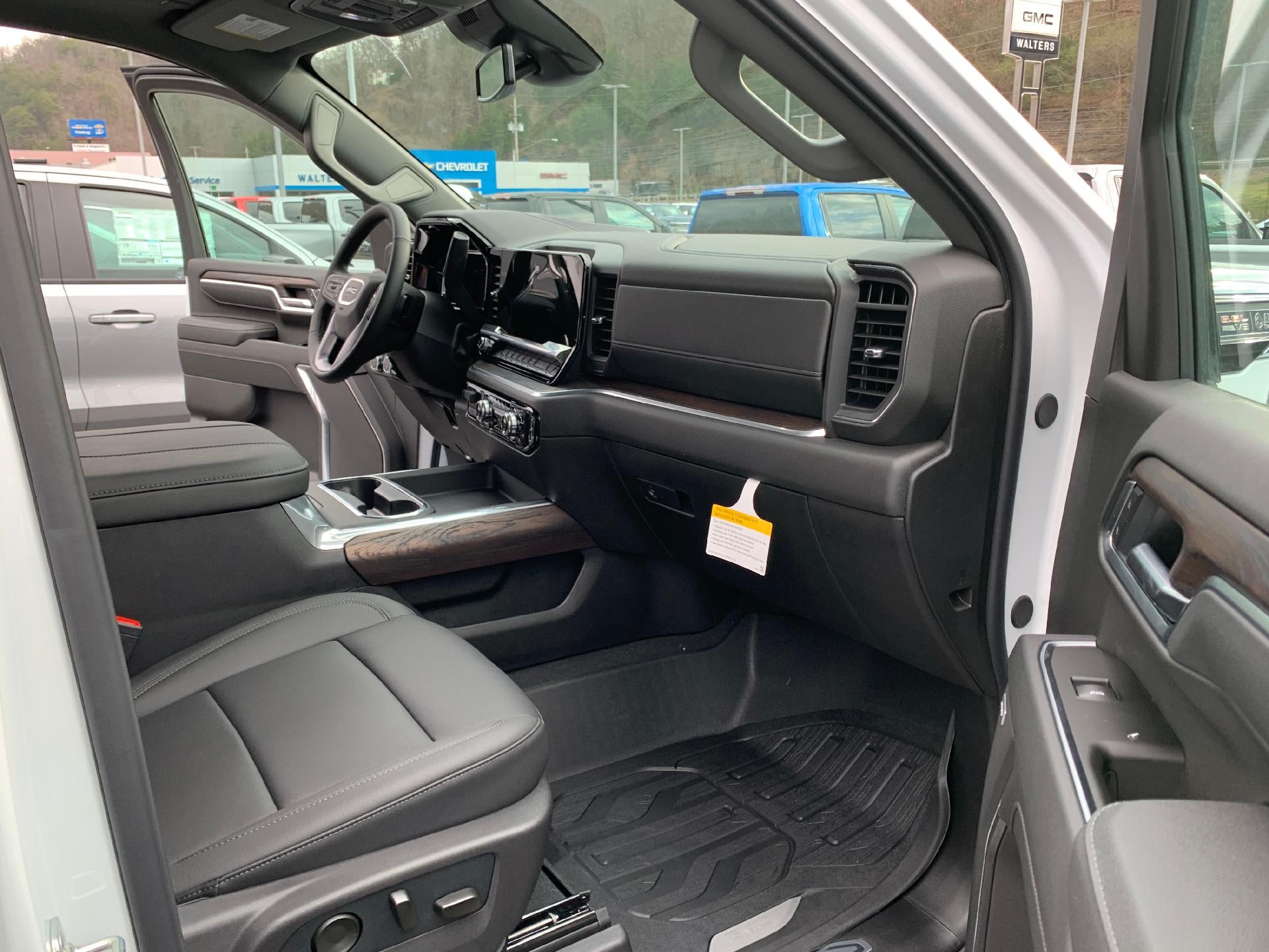 2026 GMC Sierra 2500 HD SLT Crew Cab 4x4