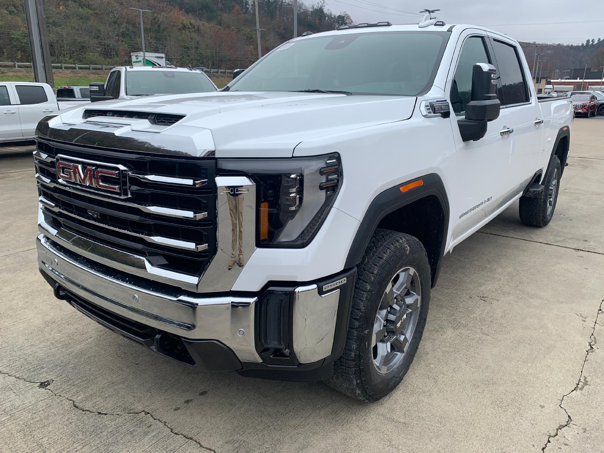 2026 GMC Sierra 2500 HD SLT Crew Cab 4x4