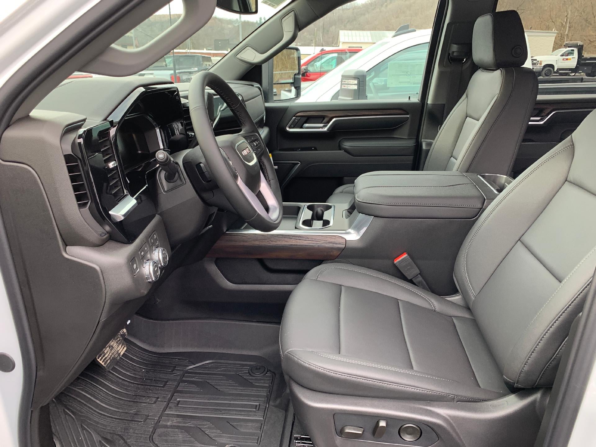 2026 GMC Sierra 2500 HD SLT Crew Cab 4x4