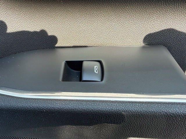 2026 GMC Sierra 2500 HD Crew Cab Standard Box 4-Wheel Drive SLT