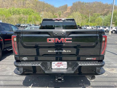 2025 GMC Sierra 2500 HD Crew Cab Standard Box 4-Wheel Drive AT4