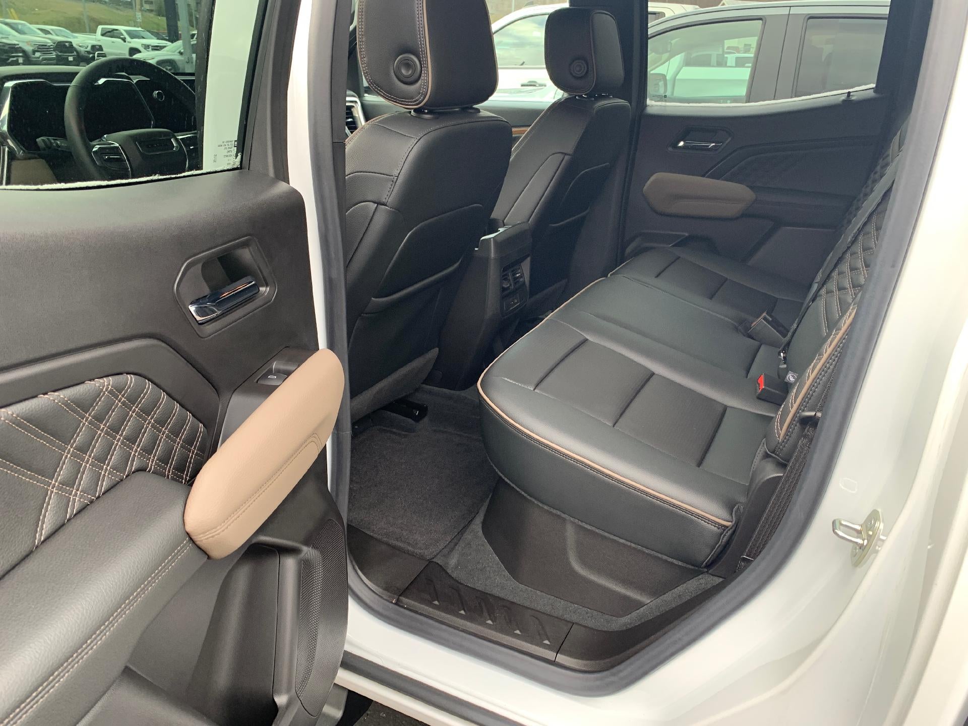 2023 GMC Canyon Crew Cab Short Box 4-Wheel Drive Denali