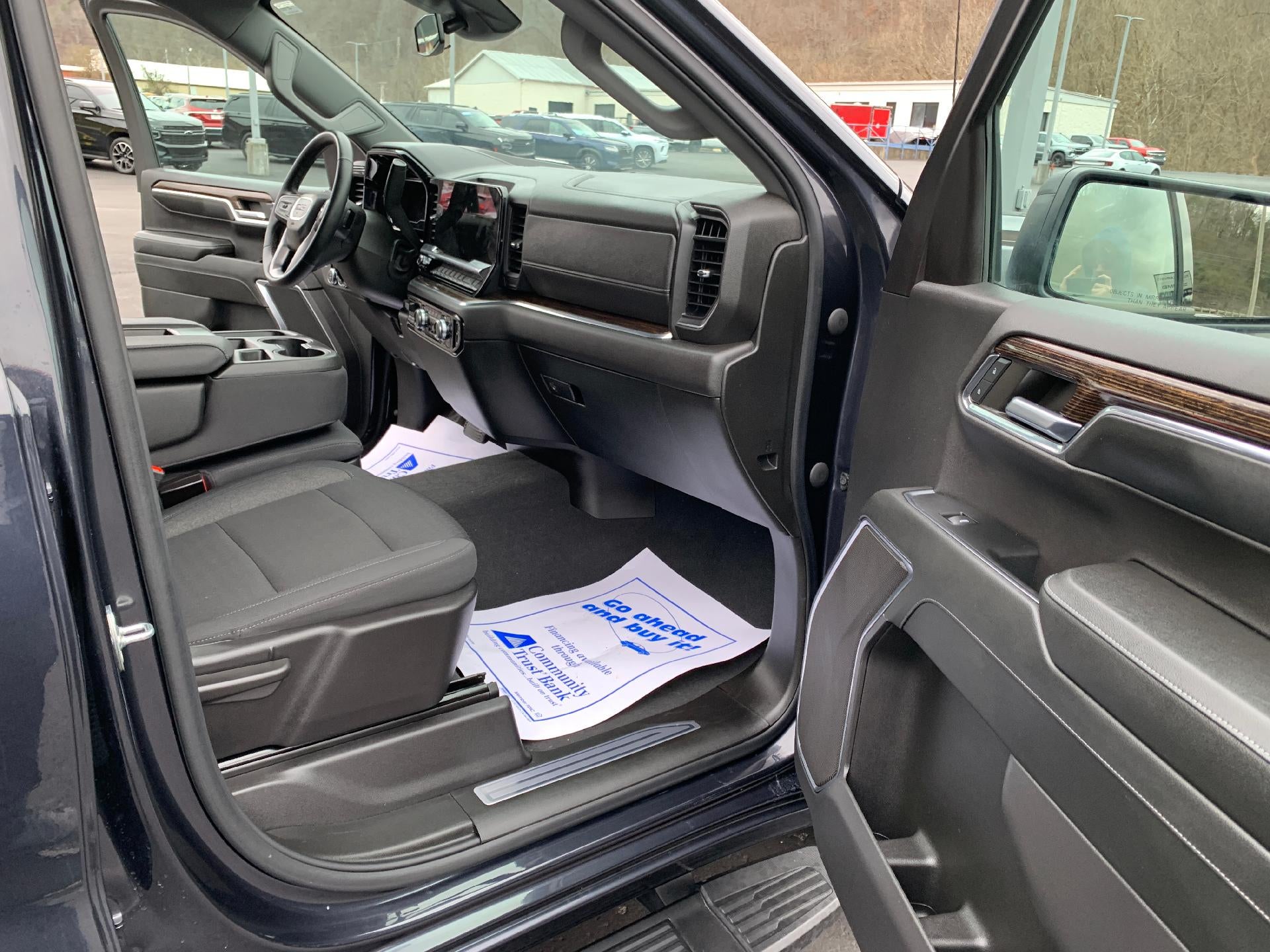 2023 GMC Sierra 1500 Double Cab Standard Box 4-Wheel Drive Elevation 3SB