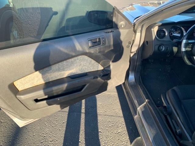 2014 Ford Mustang 2dr Cpe V6