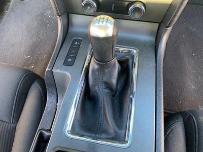 2014 Ford Mustang 2dr Cpe V6