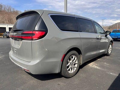 2025 Chrysler Pacifica Select FWD