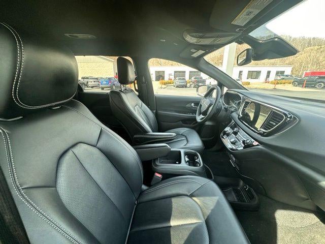 2025 Chrysler Pacifica Select FWD