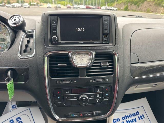 2016 Chrysler Town & Country 4dr Wgn Touring