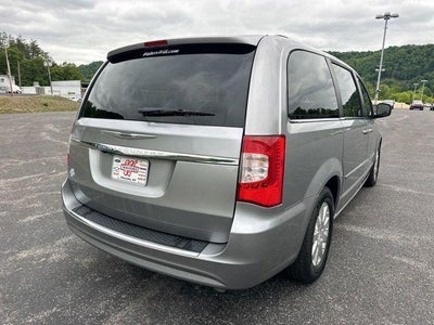 2016 Chrysler Town & Country 4dr Wgn Touring