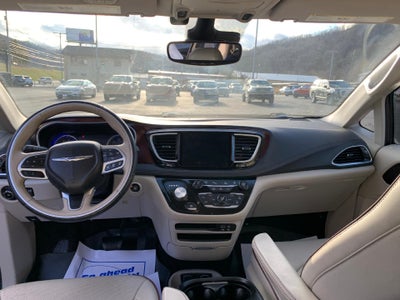 2017 Chrysler Pacifica Limited FWD