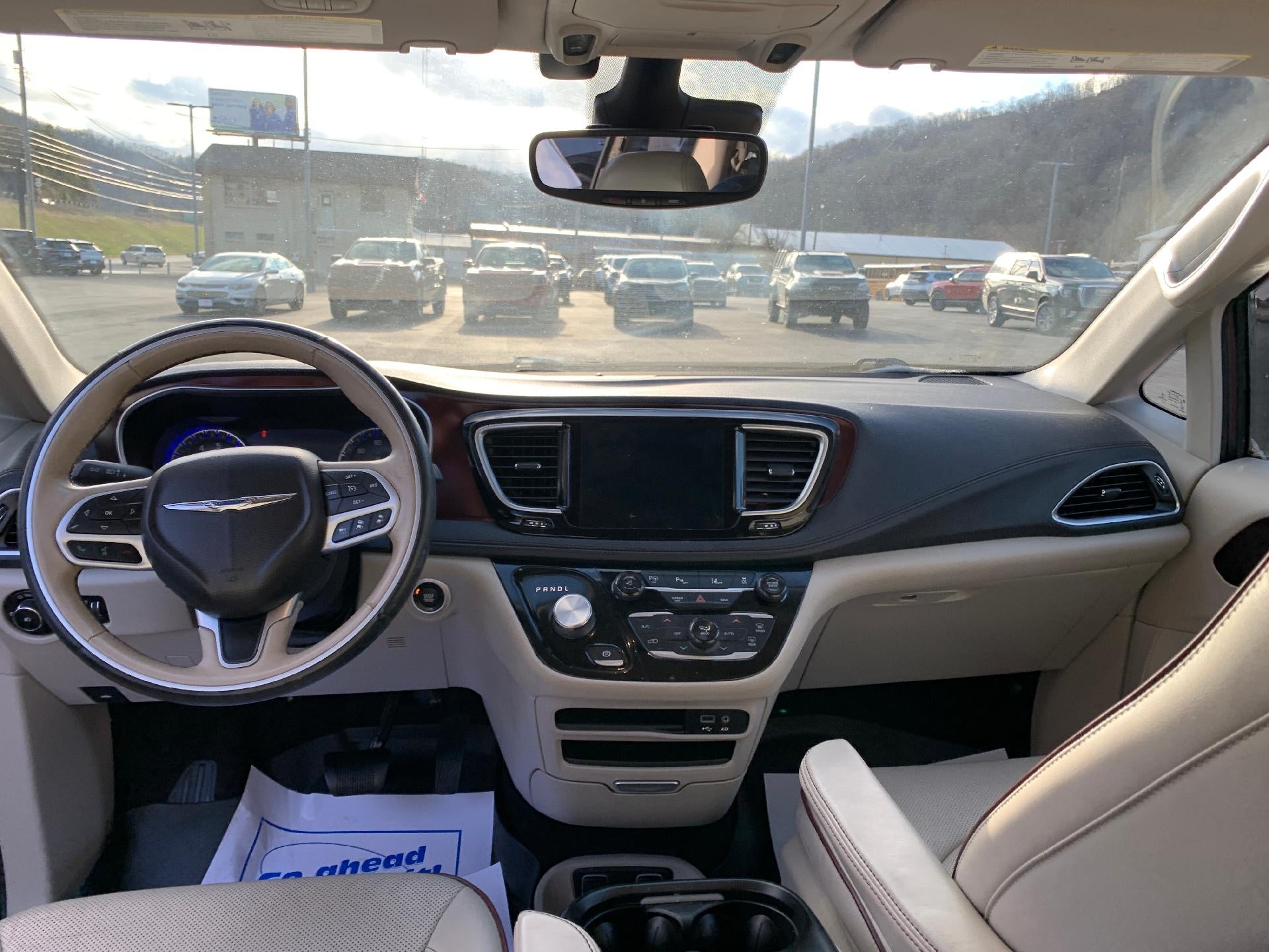 2017 Chrysler Pacifica Limited FWD