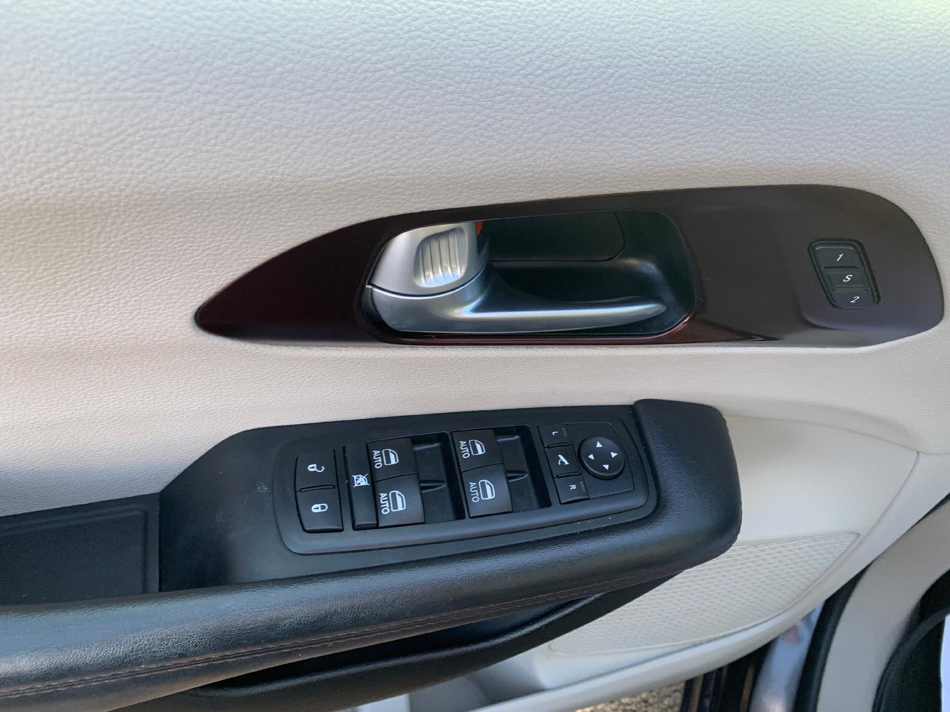 2017 Chrysler Pacifica Limited FWD