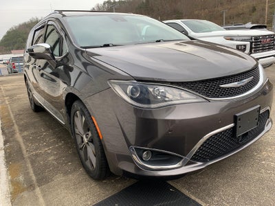 2017 Chrysler Pacifica Limited FWD