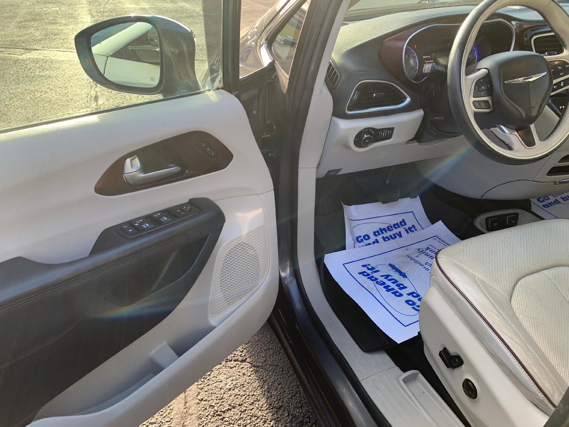 2017 Chrysler Pacifica Limited FWD