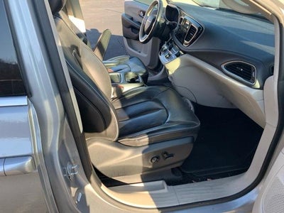2018 Chrysler Pacifica Limited FWD