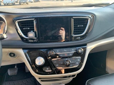 2018 Chrysler Pacifica Limited FWD