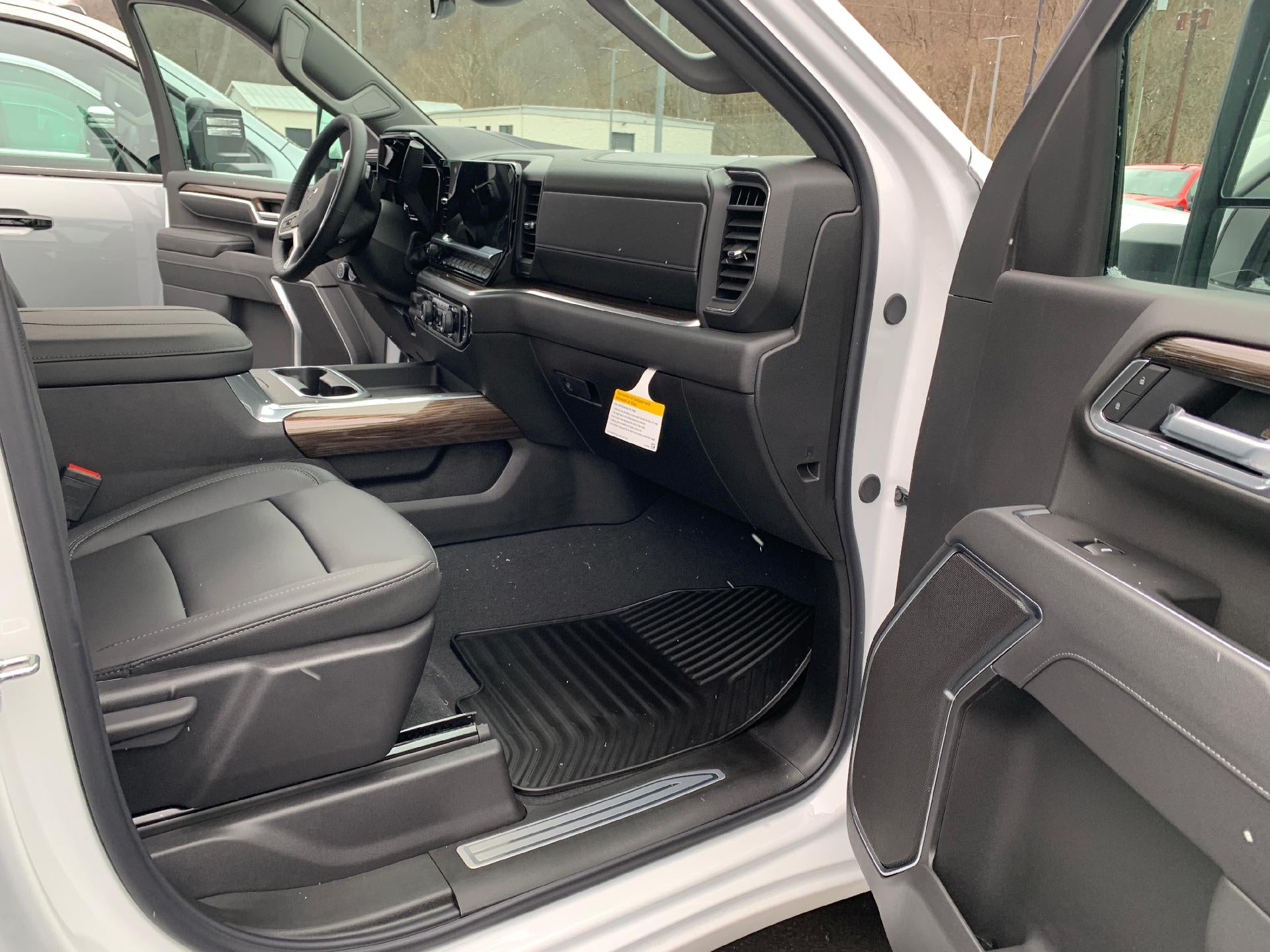 2026 Chevrolet Silverado 2500 HD LT Trail Boss Crew Cab 4x4 Duramax Diesel Z71