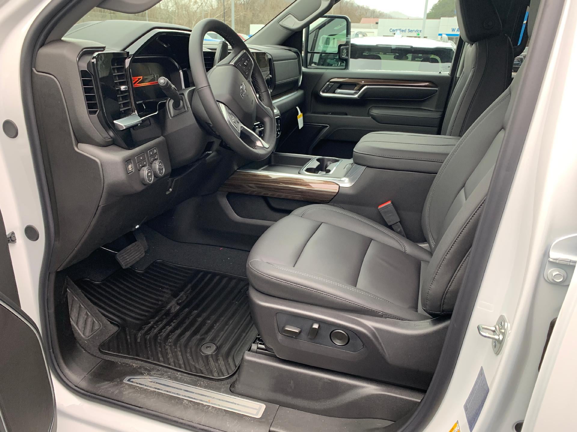 2026 Chevrolet Silverado 2500 HD LT Trail Boss Crew Cab 4x4 Duramax Diesel Z71