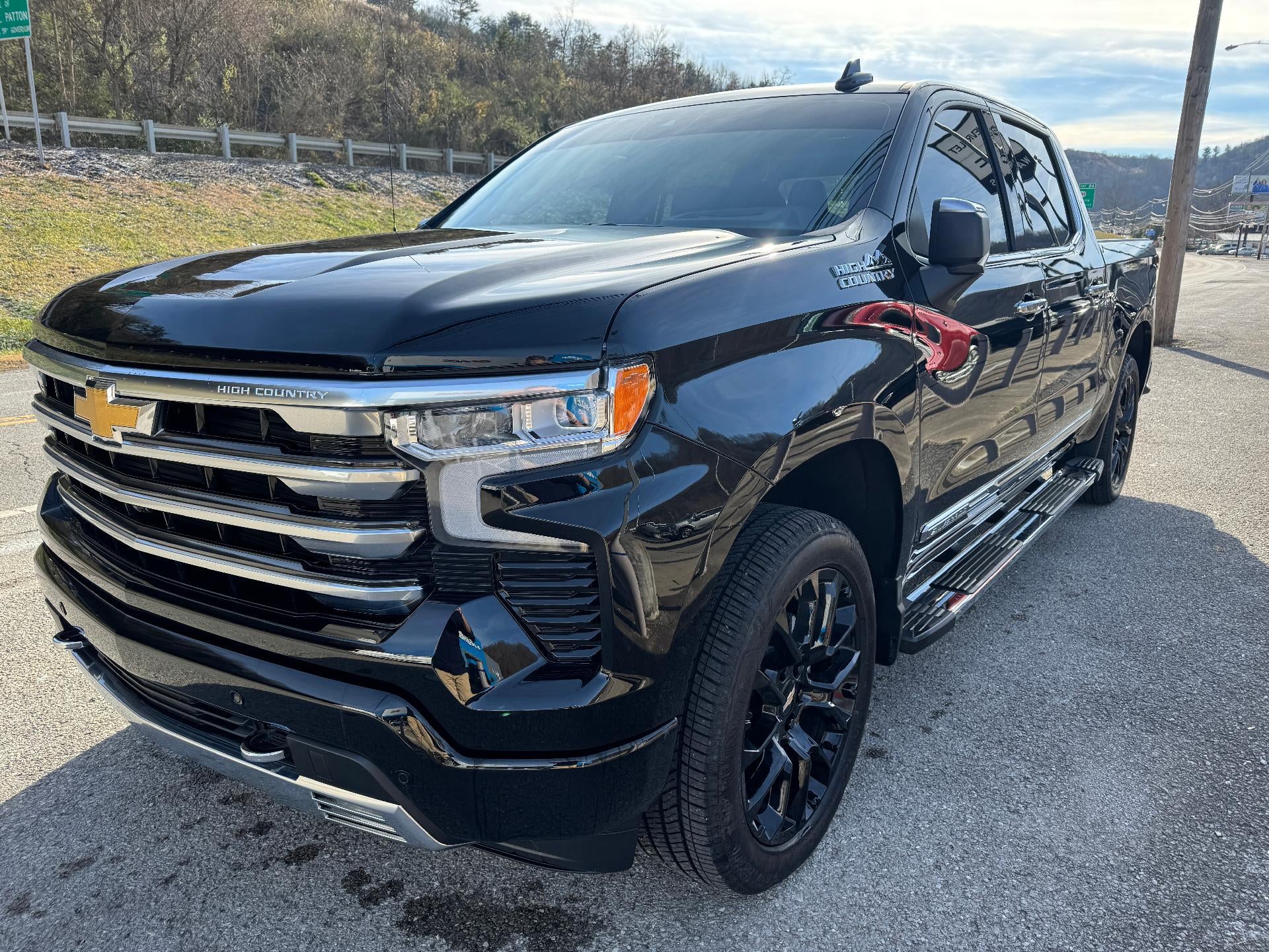 2025 Chevrolet Silverado 1500 Crew Cab Short Box 4-Wheel Drive High Country