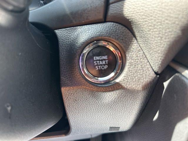 2025 Toyota RAV4 XLE AWD (Natl)