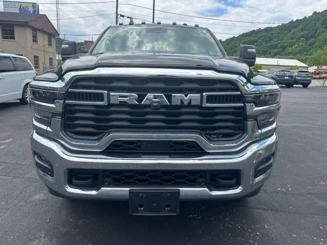 2025 RAM 2500 Tradesman 4x4 Crew Cab 6'4" Box
