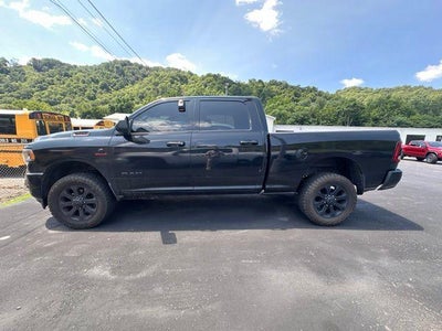 2022 RAM 2500 Big Horn 4x4 Crew Cab 6'4" Box