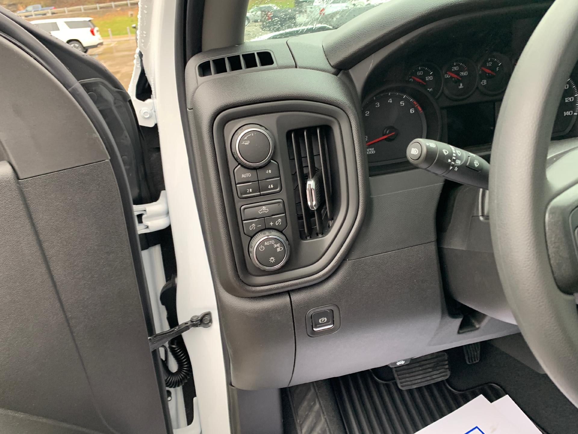 2026 Chevrolet Silverado 1500 LT Crew Cab 4x4