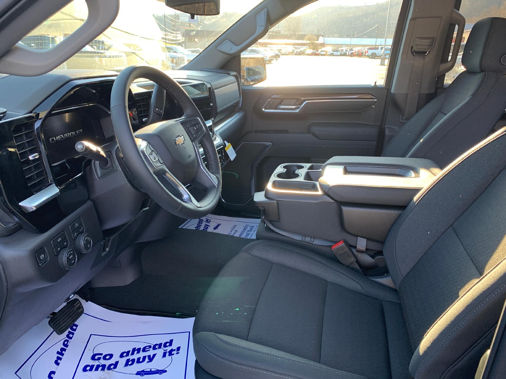 2026 Chevrolet Silverado 1500 LT Crew Cab 4x4