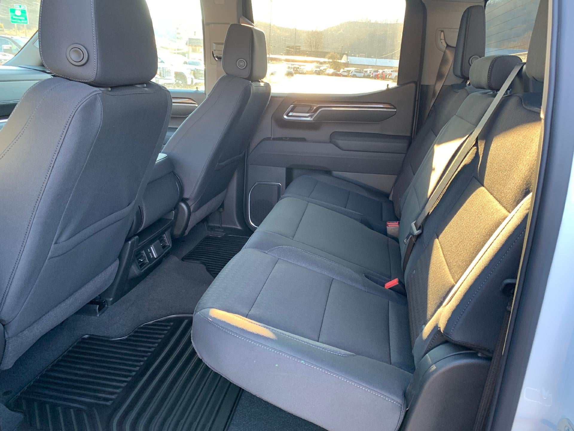 2026 Chevrolet Silverado 1500 LT Crew Cab 4x4