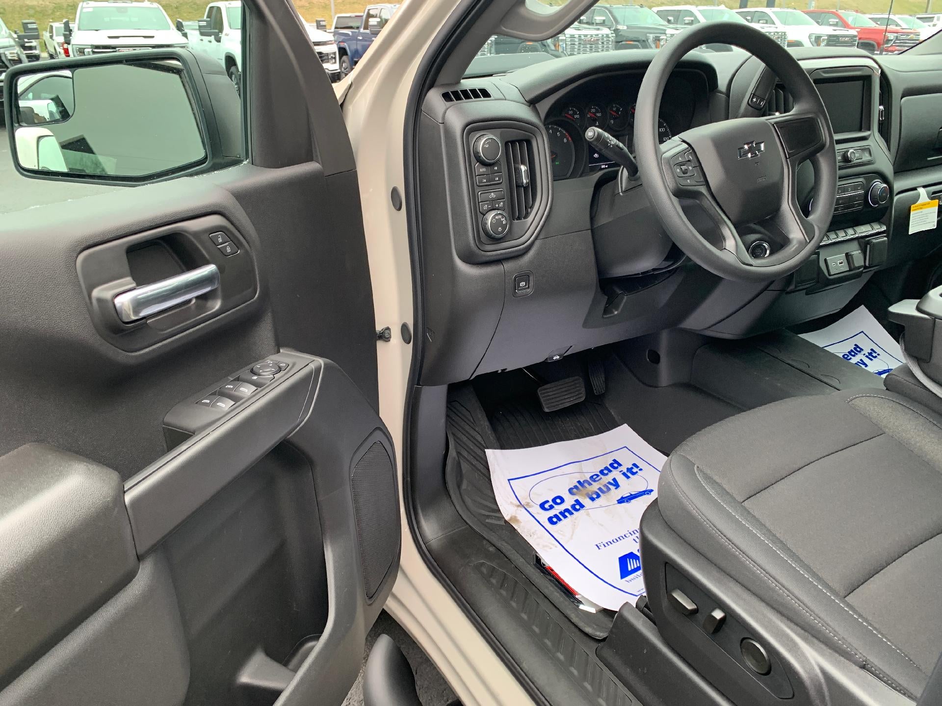 2026 Chevrolet Silverado 1500 Custom Trail Boss Crew Cab 4x4 Z71