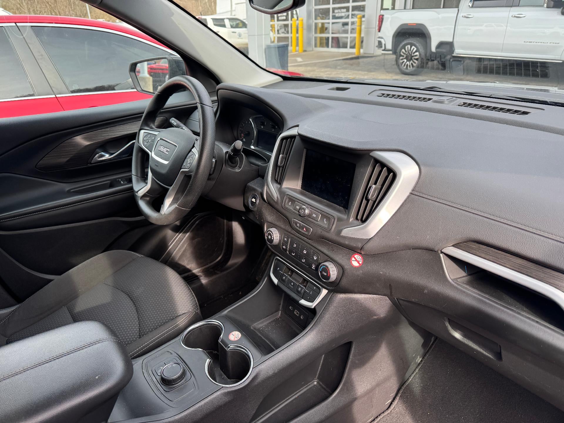 2024 GMC Terrain FWD 4dr SLE