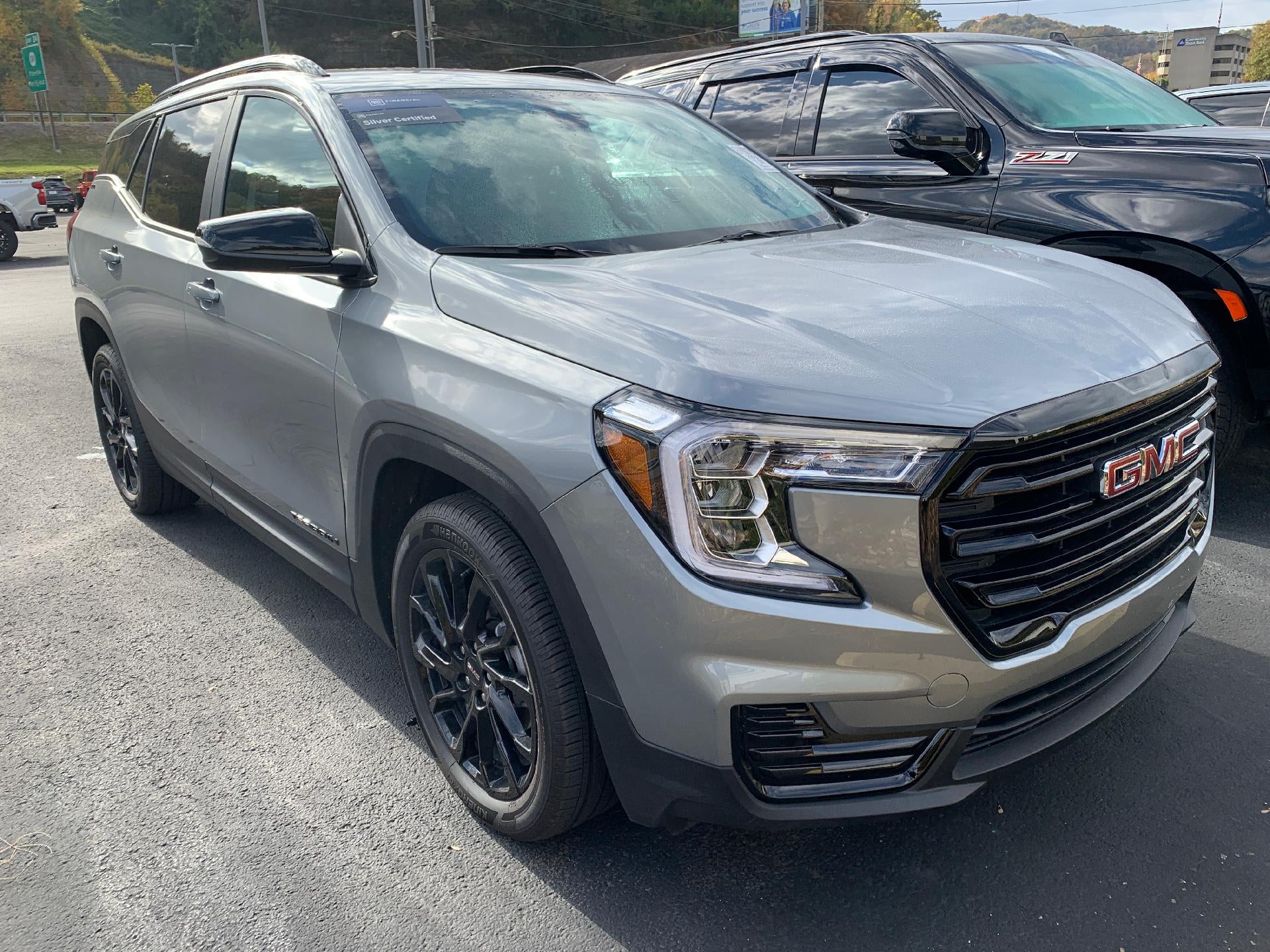 2024 GMC Terrain FWD 4dr SLE