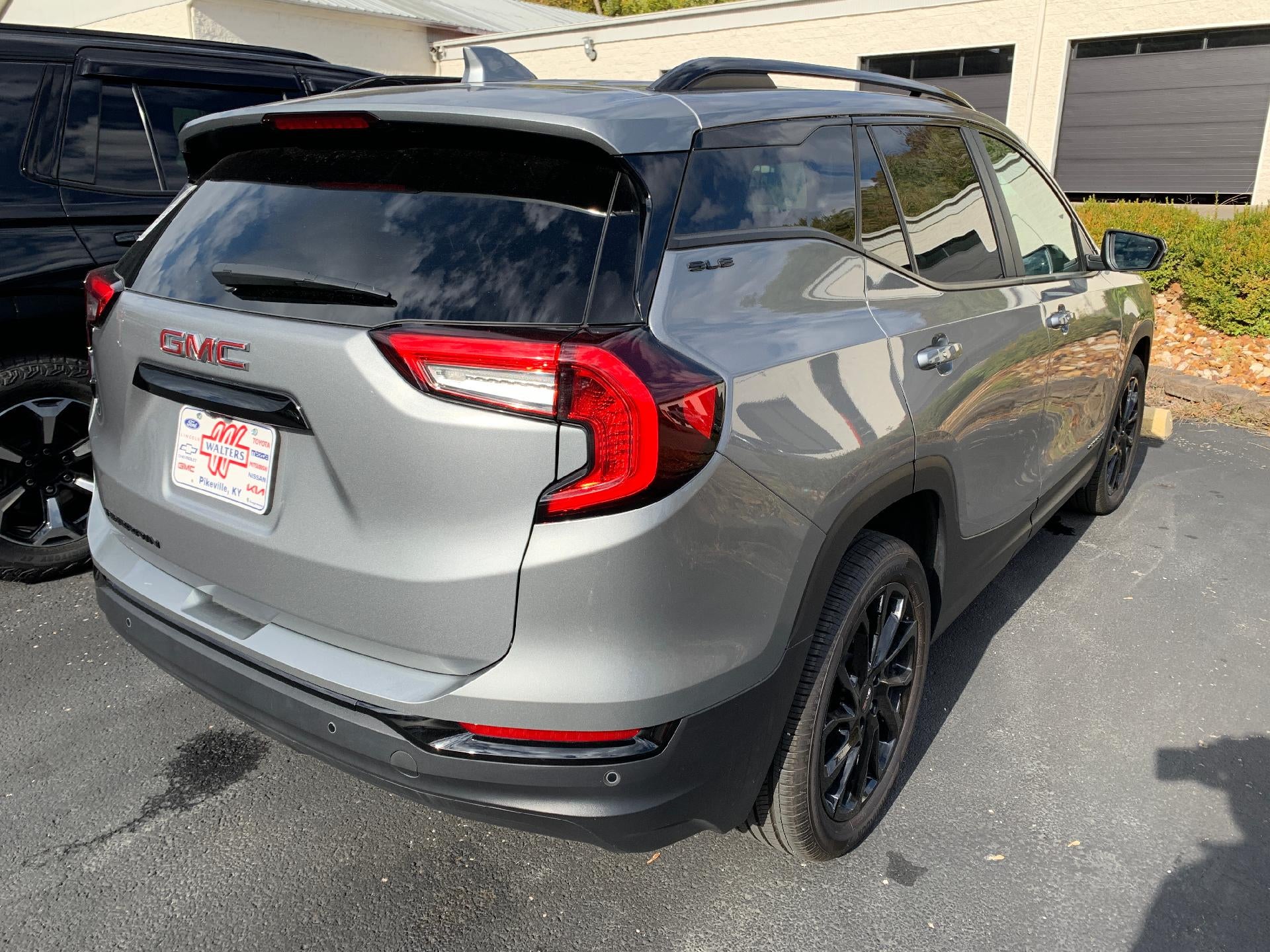 2024 GMC Terrain FWD 4dr SLE