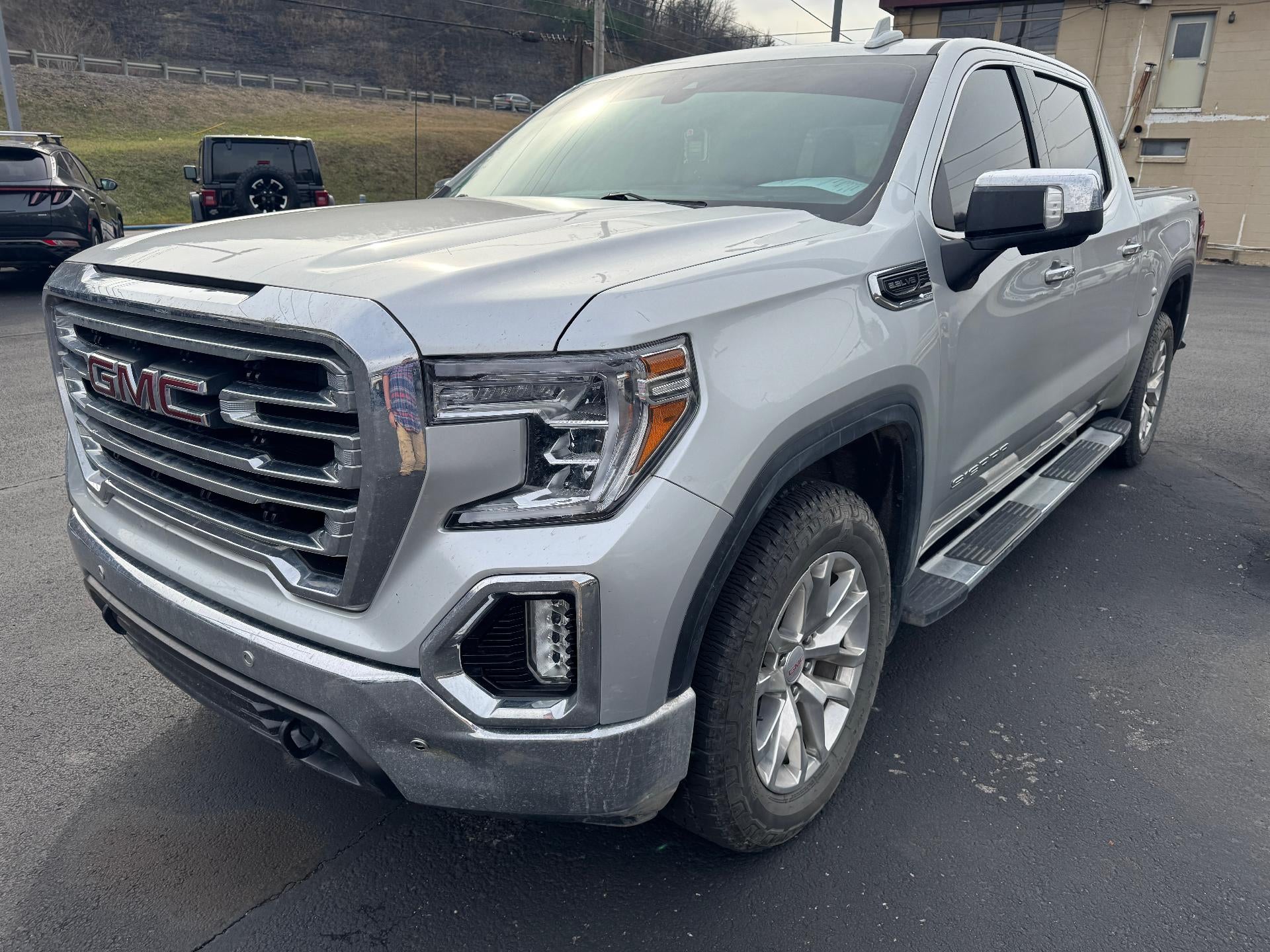 2021 GMC Sierra 1500 Crew Cab Short Box 4-Wheel Drive SLT