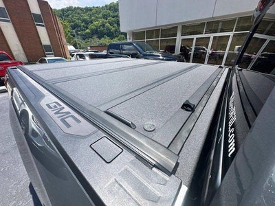 2025 GMC Sierra 1500 Crew Cab Short Box 4-Wheel Drive SLT