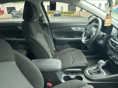 2024 Kia Forte LXS IVT