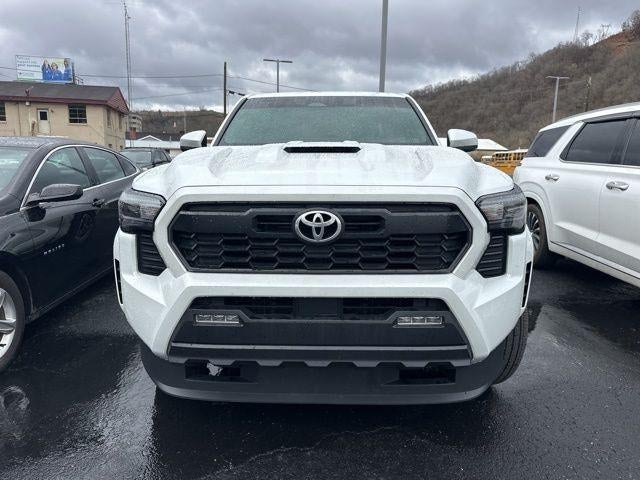 2025 Toyota Tacoma 4WD 4WD TRD Sport Hybrid Double Cab 5' Bed AT (Natl)