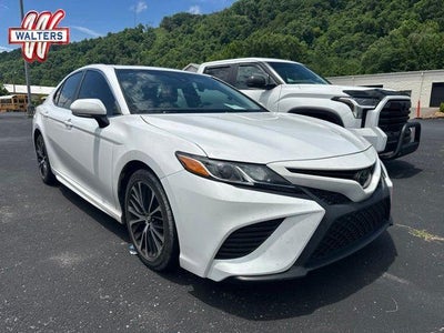 2018 Toyota Camry SE Auto (SE)
