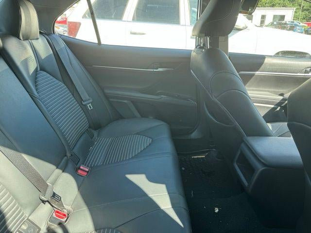 2019 Toyota Camry SE Auto (SE)